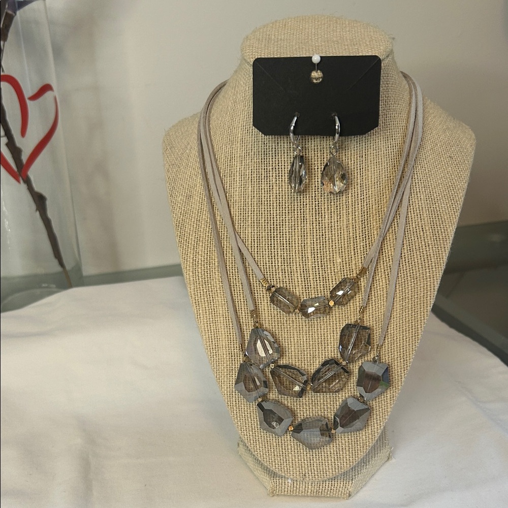 Charming Charlie Gray and Gold Necklace Set